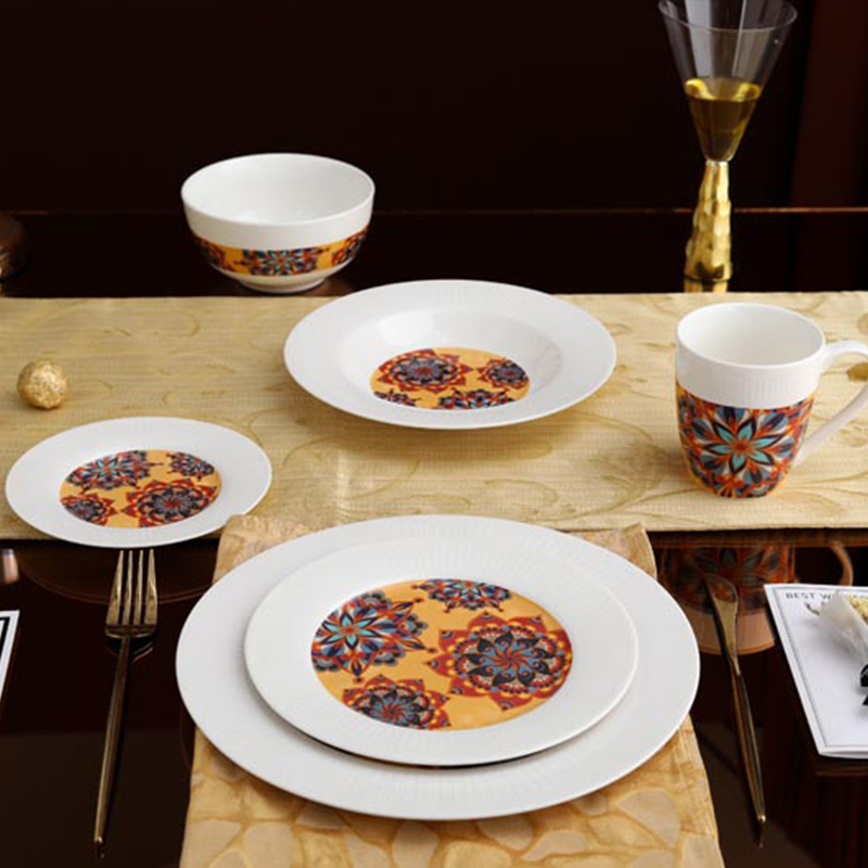 New Bone China In-glaze Dinnerware Set with Gold F···